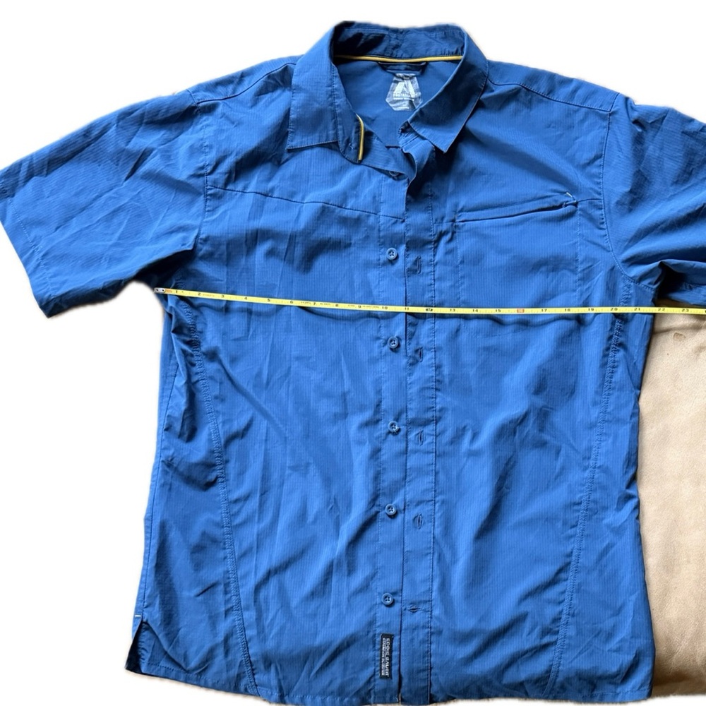 Eddie Bauer - Blue Short Sleeve Button Up M Men’s